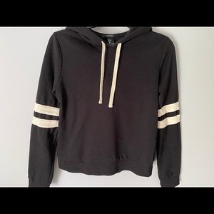 FOREVER 21 cropped jersey hoodie size small